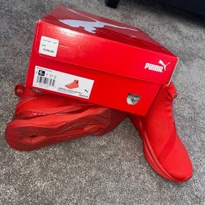 Red Pumas